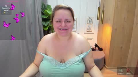 Snapshot of scarlettsoft chatting on 17, 12, 2024 Scarlett online show from 17, 12, 2024