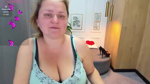 Snapshot of scarlettsoft chatting on 15, 9, 2025 Scarlett online show from 15, 9, 2025