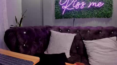 Scarlet online show from 14, 11, 2025