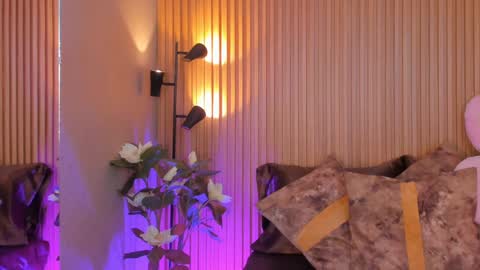 scarlettwallace online show from 12, 12, 2024