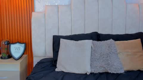 scarlettwallace online show from 15, 2, 2025