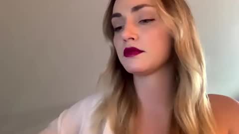 ScarlettxBlonde online show from 2, 4, 2026