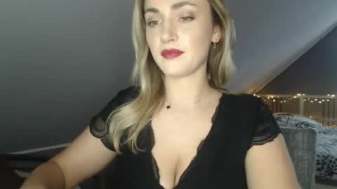 ScarlettxBlonde online show from 31, 5, 2026