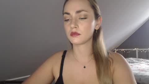ScarlettxBlonde online show from 4, 6, 2026