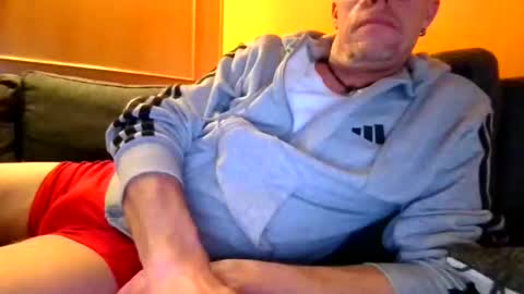 Snapshot of schmuhbaer1 chatting on 17, 11, 2025 schmuhbaer1 online show from 17, 11, 2025