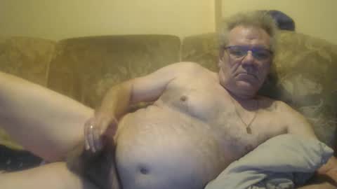 Snapshot of schnapper11 chatting on 2, 1, 2025 schnapper11 online show from 2, 1, 2025