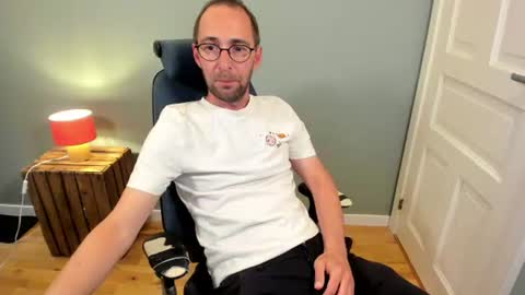 ScientistAfterDark online show from 25, 7, 2026