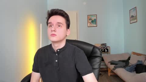 Thomas brunette and Alex blond online show from 6, 2, 2025