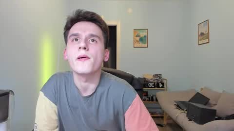 Thomas brunette and Alex blond online show from 6, 3, 2025