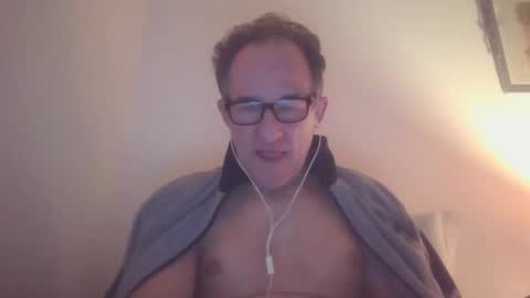 Snapshot of scotchwhieskie chatting on 1, 1, 2025 scotchwhieskie online show from 1, 1, 2025