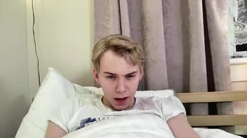 Snapshot of scottish_twink01 chatting on 4, 10, 2025 danny online show from 4, 10, 2025