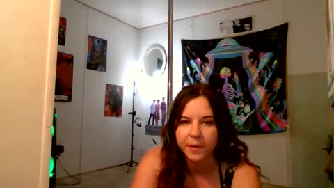 Snapshot of screamqueenp chatting on 25, 5, 2026 PennyWise online show from 25, 5, 2026