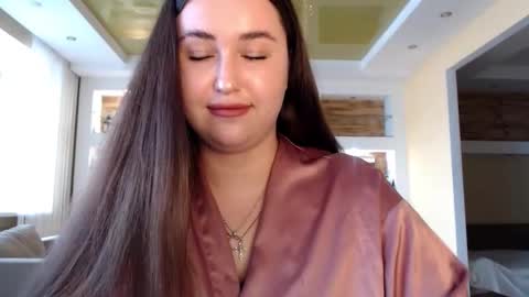 Elizabeth  online show from 15, 12, 2024