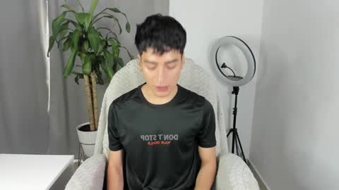 Snapshot of sebas_rosse chatting on 4, 12, 2025 sebastian online show from 4, 12, 2025