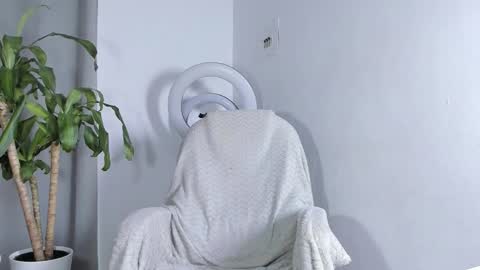 Snapshot of sebas_rosse chatting on 15, 12, 2025 sebastian online show from 15, 12, 2025