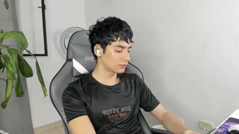 Snapshot of sebas_rosse chatting on 19, 1, 2026 sebastian online show from 19, 1, 2026