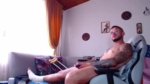 Snapshot of sebastian_025 chatting on 2, 6, 2026 Sebastian online show from 2, 6, 2026