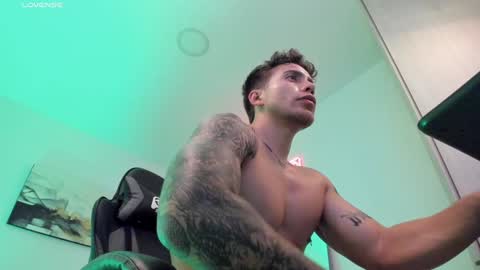 Lucian Sinclair online show from 5, 2, 2025