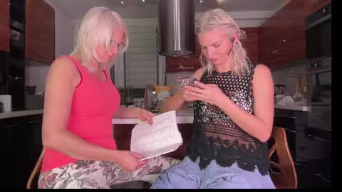 Hennriette    and Sebastian     online show from 13, 12, 2024