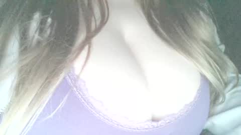 Snapshot of secret18slaveanon chatting on 4, 3, 2025 Sunny online show from 4, 3, 2025