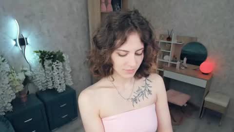 Snapshot of secret_des1res chatting on 10, 6, 2026 Mia online show from 10, 6, 2026