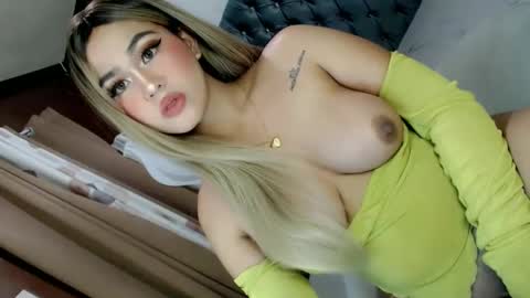 Snapshot of secret_lover22 chatting on 6, 12, 2024 Chloe online show from 6, 12, 2024