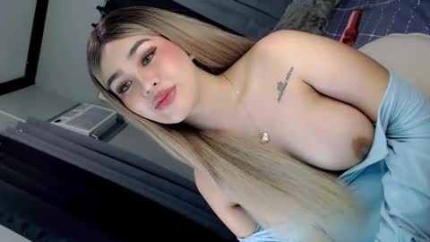 Snapshot of secret_lover22 chatting on 5, 3, 2025 Chloe online show from 5, 3, 2025