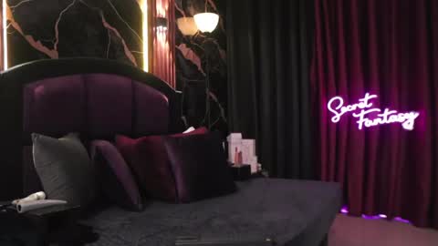 Kiki and Max online show from 20, 4, 2026