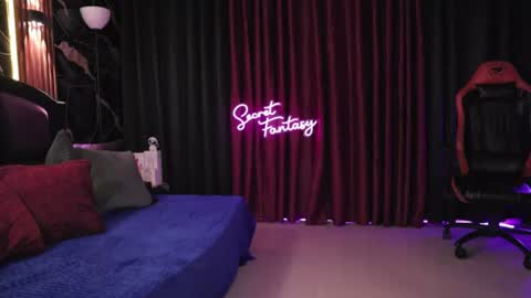 Snapshot of secretfantasy_xxx chatting on 23, 6, 2026 Kiki and Max online show from 23, 6, 2026