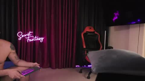 Snapshot of secretfantasy_xxx chatting on 5, 7, 2026 Kiki and Max online show from 5, 7, 2026