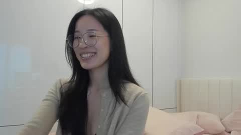 Snapshot of secretgirlfriendxo chatting on 28, 10, 2025 Angela online show from 28, 10, 2025