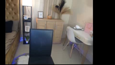 Snapshot of secrets_bae chatting on 10, 12, 2024 secrets_bae online show from 10, 12, 2024