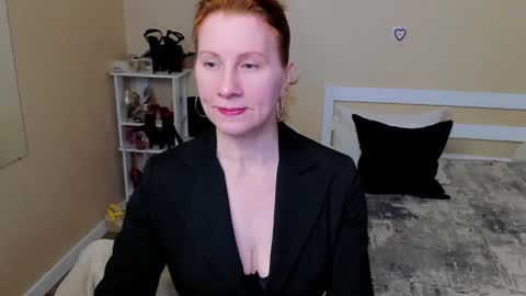 seductive_foxy_ online show from 2, 10, 2025