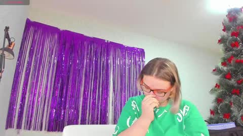 seductive_she_wolf online show from 28, 12, 2024