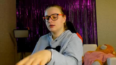 seductive_she_wolf online show from 7, 3, 2025