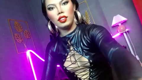 Snapshot of seductress_lust chatting on 28, 10, 2025 cassie online show from 28, 10, 2025