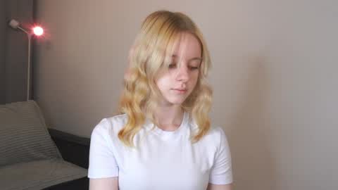 See Its honey bunny  im Lana online show from 1, 6, 2026