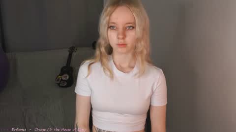 Snapshot of seebunny chatting on 26, 6, 2026 See Its honey bunny im Lana online show from 26, 6, 2026
