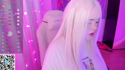 Snapshot of selena___cute chatting on 11, 5, 2026 Selena online show from 11, 5, 2026
