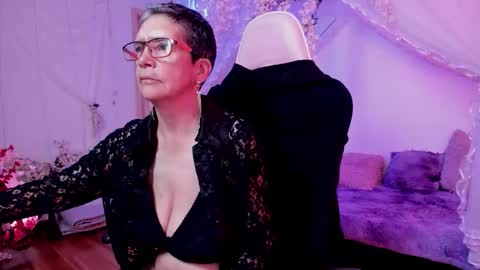 Snapshot of selena_ferreira chatting on 11, 11, 2025 Selena online show from 11, 11, 2025