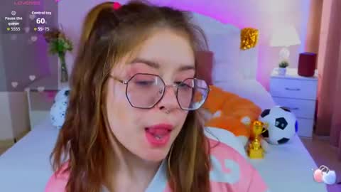 Snapshot of selenamills chatting on 3, 7, 2026 selenamills online show from 3, 7, 2026