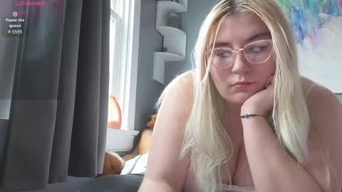 Selene online show from 18, 4, 2026