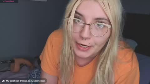 Snapshot of selenebaby chatting on 23, 5, 2026 Selene online show from 23, 5, 2026