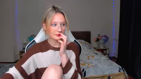 Snapshot of selfharm777 chatting on 30, 10, 2025 Simon and Alice online show from 30, 10, 2025