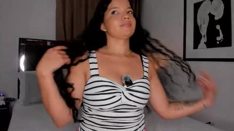 Snapshot of selhenah chatting on 25, 2, 2026 S e l e n a h online show from 25, 2, 2026