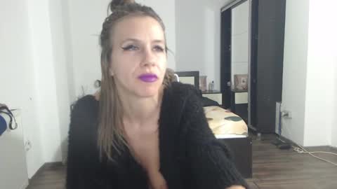 Snapshot of sellena_angels chatting on 17, 1, 2025 sellena_angels online show from 17, 1, 2025