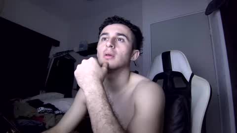 Snapshot of senitzzu chatting on 17, 1, 2025 PAJACONTROL online show from 17, 1, 2025