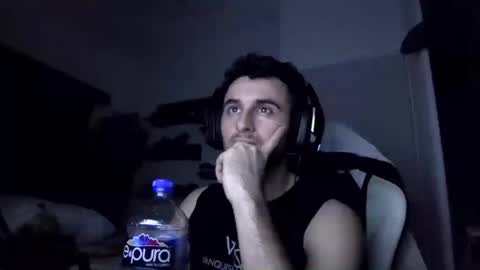 Snapshot of senitzzu chatting on 4, 2, 2025 PAJACONTROL online show from 4, 2, 2025