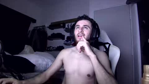 Snapshot of senitzzu chatting on 20, 2, 2025 PAJACONTROL online show from 20, 2, 2025