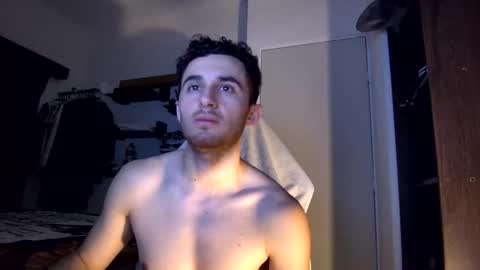 Snapshot of senitzzu chatting on 24, 2, 2025 PAJACONTROL online show from 24, 2, 2025